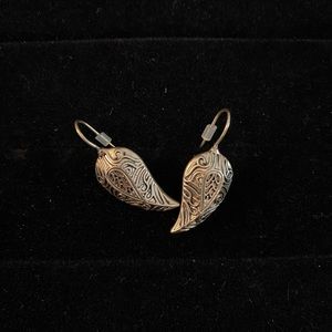 Feather dangle earrings
